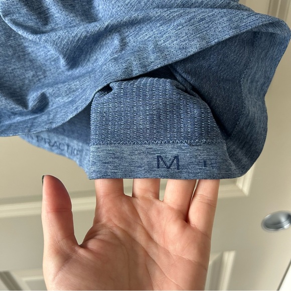 Men’s LuluLemon Shirt - Picture 5 of 8